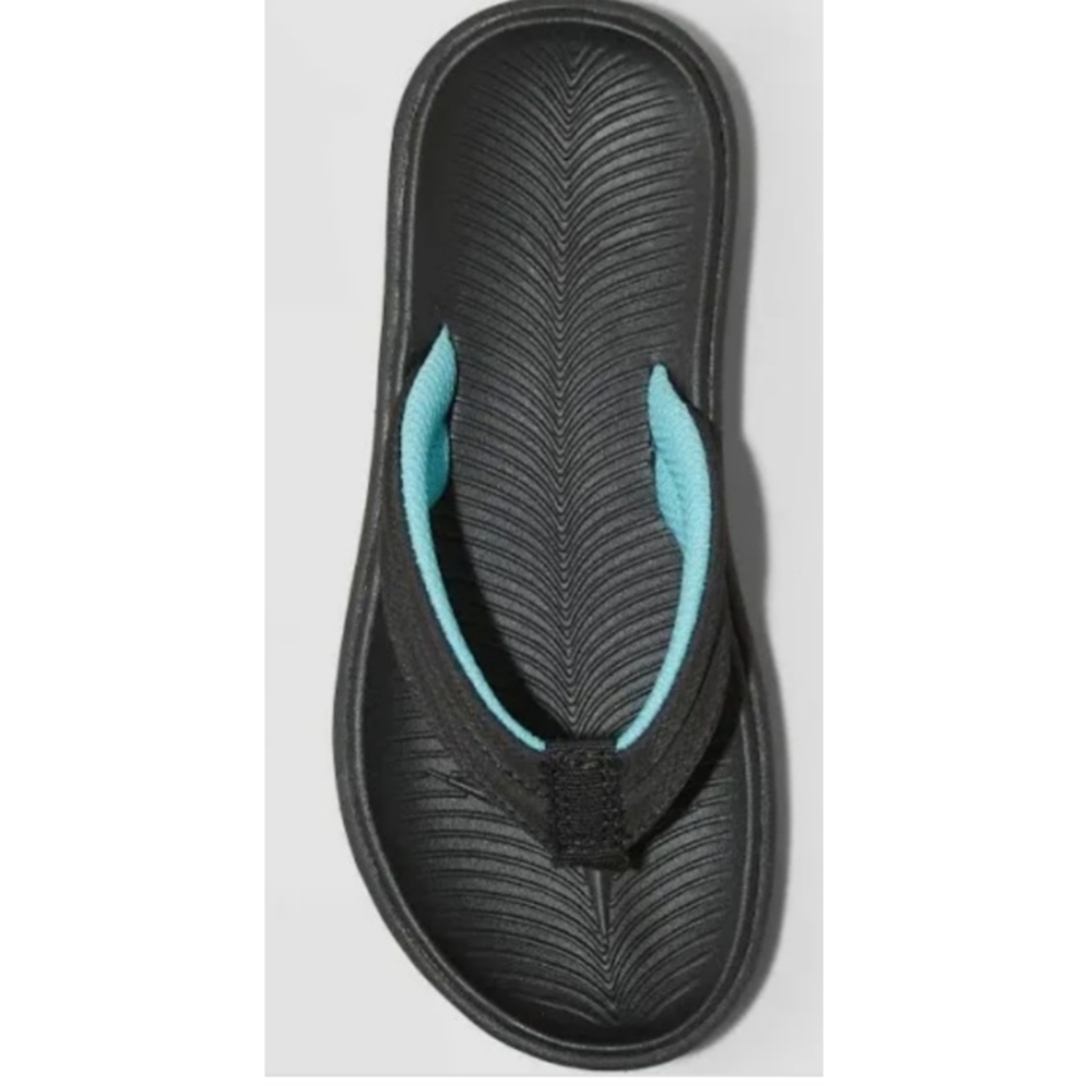All in Motion Boys' Sterling Slip-On Thong Sandals